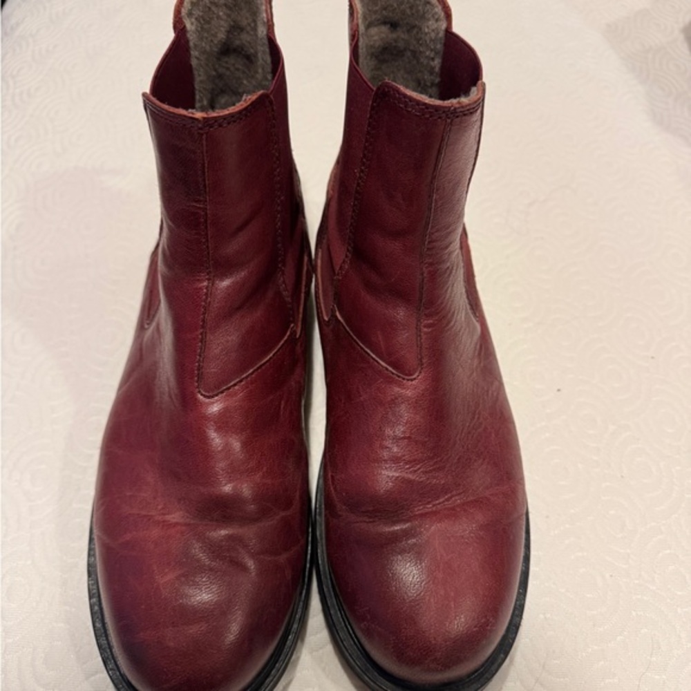 Ten Points Chic Women's Burgundy Ankle Boots